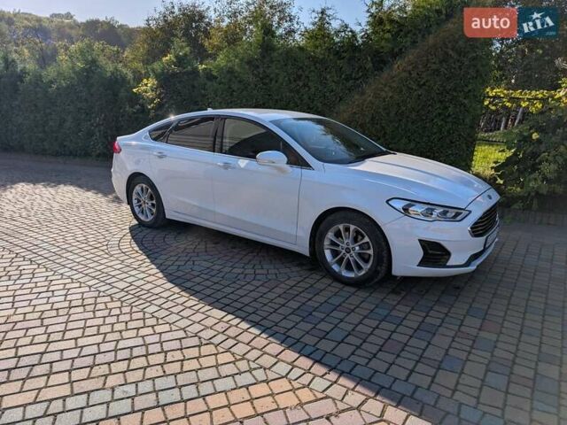 Білий Форд Фьюжен, об'ємом двигуна 2 л та пробігом 136 тис. км за 16300 $, фото 5 на Automoto.ua