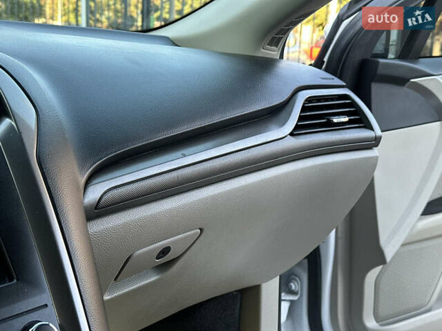 Белый Форд Фьюжн, объемом двигателя 2 л и пробегом 147 тыс. км за 16500 $, фото 61 на Automoto.ua