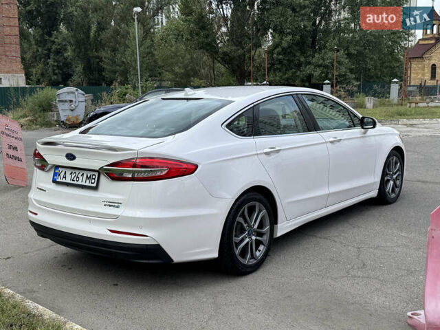 Белый Форд Фьюжн, объемом двигателя 2 л и пробегом 145 тыс. км за 17900 $, фото 3 на Automoto.ua