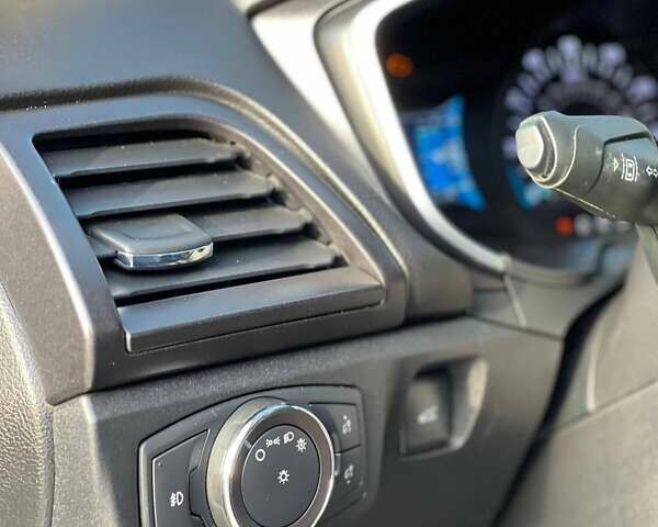Форд Фьюжн 2019 в Одессе на Automoto.ua Белый Форд Фьюжн, объемом двигателя 2 л и пробегом 140 тыс. км за 15300 $, фото 16 на Automoto.ua
