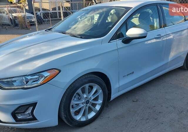 Белый Форд Фьюжн, объемом двигателя 2 л и пробегом 147 тыс. км за 18700 $, фото 6 на Automoto.ua