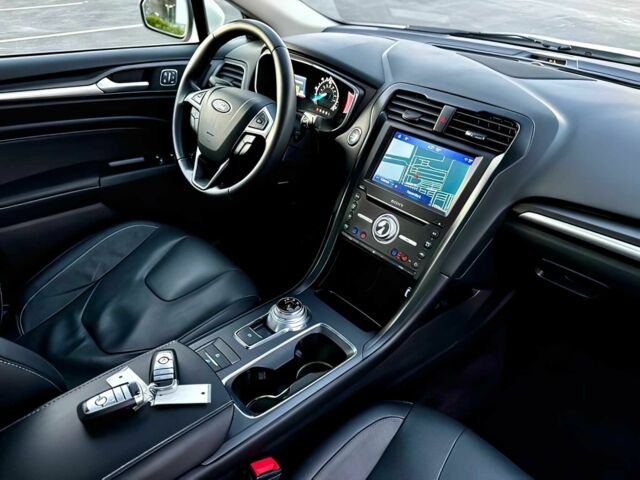 Білий Форд Фьюжен, об'ємом двигуна 0 л та пробігом 32 тис. км за 3900 $, фото 10 на Automoto.ua