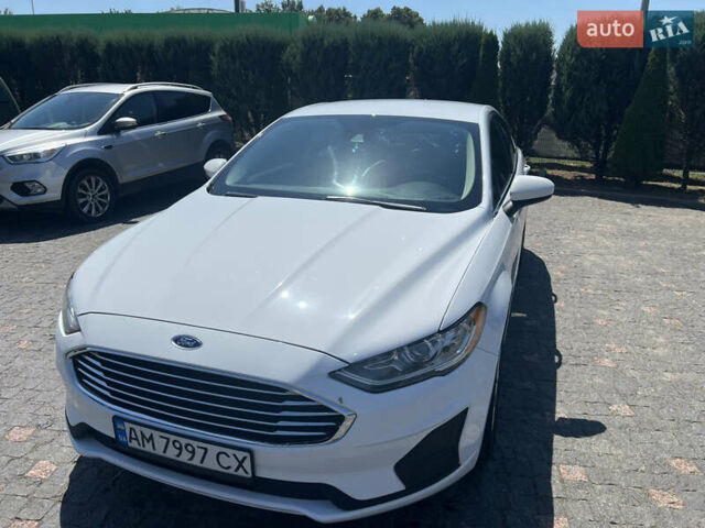 Форд Фьюжн 2019 в Житомире на Automoto.ua Белый Форд Фьюжн, объемом двигателя 1.5 л и пробегом 70 тыс. км за 13600 $, фото 2 на Automoto.ua