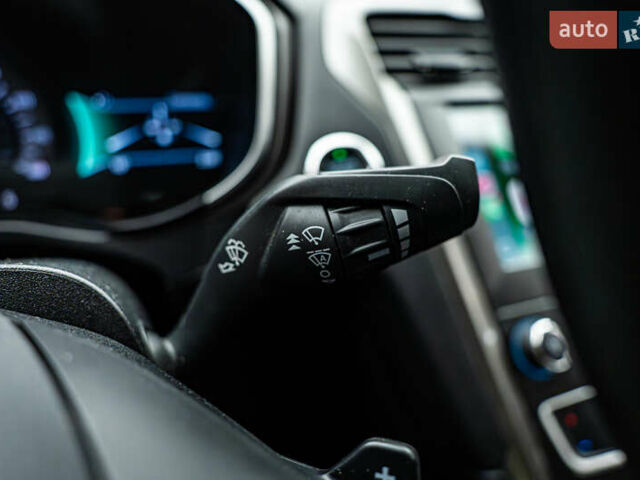 Білий Форд Фьюжен, об'ємом двигуна 1.5 л та пробігом 71 тис. км за 13666 $, фото 14 на Automoto.ua