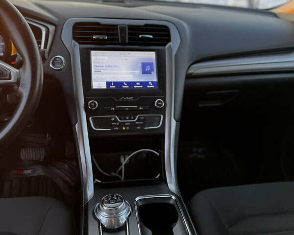 Білий Форд Фьюжен, об'ємом двигуна 2 л та пробігом 167 тис. км за 14500 $, фото 7 на Automoto.ua