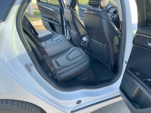 Белый Форд Фьюжн, объемом двигателя 2 л и пробегом 69 тыс. км за 22750 $, фото 13 на Automoto.ua