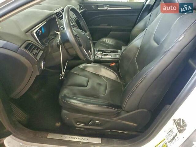 Білий Форд Фьюжен, об'ємом двигуна 2 л та пробігом 58 тис. км за 4500 $, фото 6 на Automoto.ua