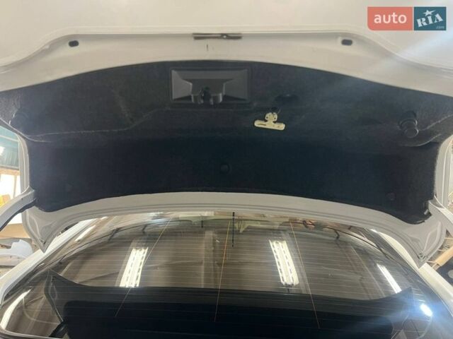 Белый Форд Фьюжн, объемом двигателя 2 л и пробегом 123 тыс. км за 19500 $, фото 30 на Automoto.ua