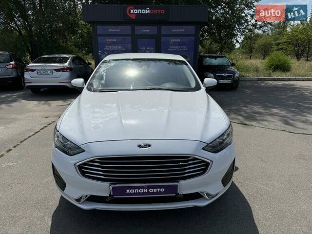 Білий Форд Фьюжен, об'ємом двигуна 2 л та пробігом 129 тис. км за 14900 $, фото 1 на Automoto.ua