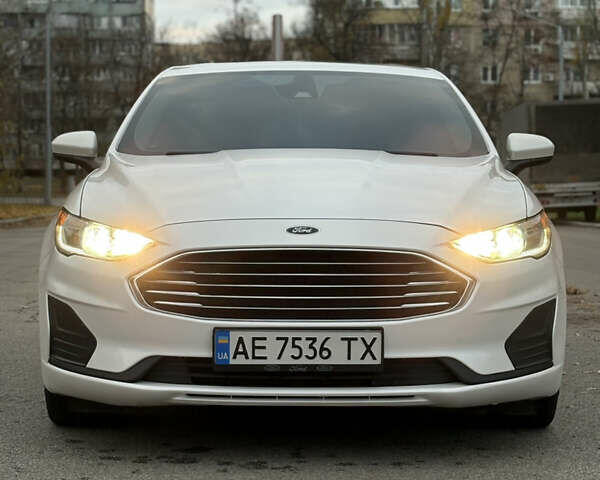 Белый Форд Фьюжн, объемом двигателя 2 л и пробегом 40 тыс. км за 15800 $, фото 8 на Automoto.ua