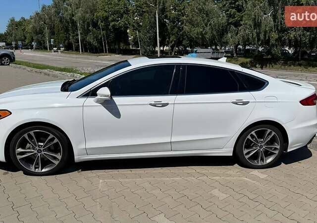 Белый Форд Фьюжн, объемом двигателя 2 л и пробегом 150 тыс. км за 13600 $, фото 3 на Automoto.ua