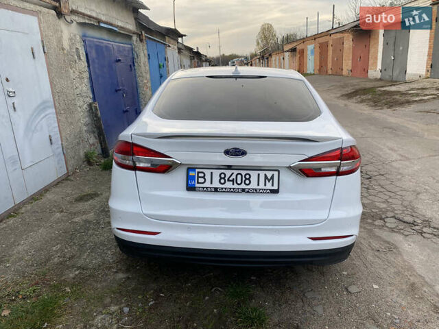 Белый Форд Фьюжн, объемом двигателя 2.49 л и пробегом 70 тыс. км за 15000 $, фото 1 на Automoto.ua