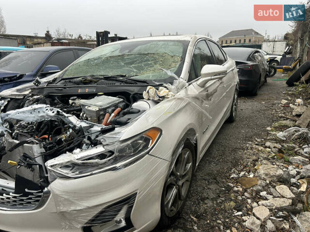 Белый Форд Фьюжн, объемом двигателя 2.49 л и пробегом 130 тыс. км за 6300 $, фото 6 на Automoto.ua