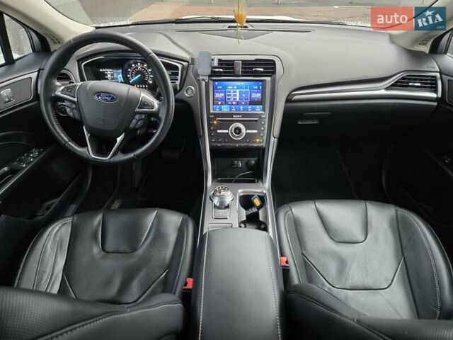 Белый Форд Фьюжн, объемом двигателя 2 л и пробегом 55 тыс. км за 14900 $, фото 20 на Automoto.ua