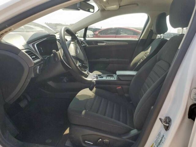 Білий Форд Фьюжен, об'ємом двигуна 2 л та пробігом 79 тис. км за 11600 $, фото 6 на Automoto.ua