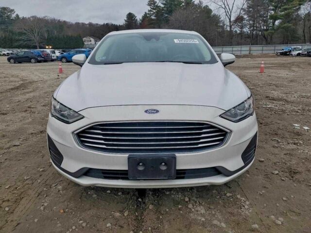 Білий Форд Фьюжен, об'ємом двигуна 2 л та пробігом 91 тис. км за 1300 $, фото 4 на Automoto.ua