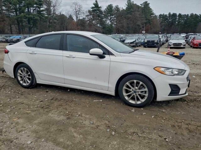 Білий Форд Фьюжен, об'ємом двигуна 2 л та пробігом 91 тис. км за 1300 $, фото 3 на Automoto.ua