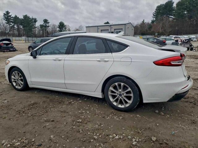 Білий Форд Фьюжен, об'ємом двигуна 2 л та пробігом 91 тис. км за 1300 $, фото 1 на Automoto.ua