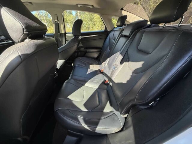 Белый Форд Фьюжн, объемом двигателя 2 л и пробегом 35 тыс. км за 4900 $, фото 12 на Automoto.ua