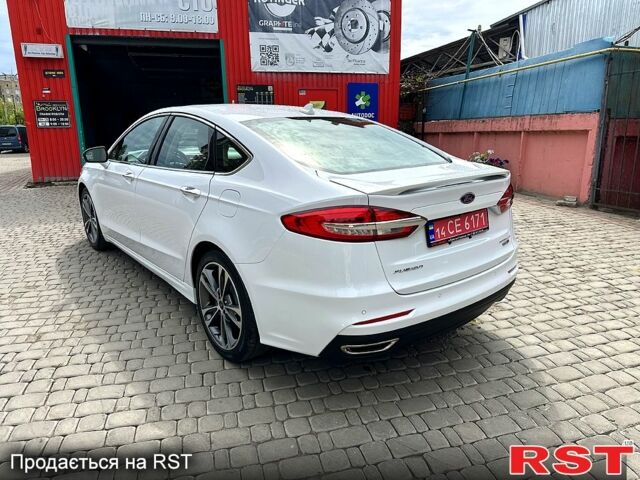Форд Фьюжн 2020 в Первомайском на Automoto.ua Белый Форд Фьюжн, объемом двигателя 2 л и пробегом 119 тыс. км за 15500 $, фото 1 на Automoto.ua