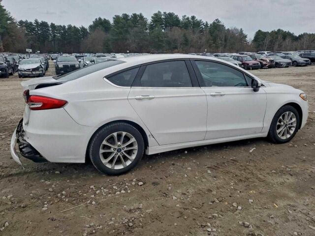 Білий Форд Фьюжен, об'ємом двигуна 2 л та пробігом 91 тис. км за 1300 $, фото 2 на Automoto.ua