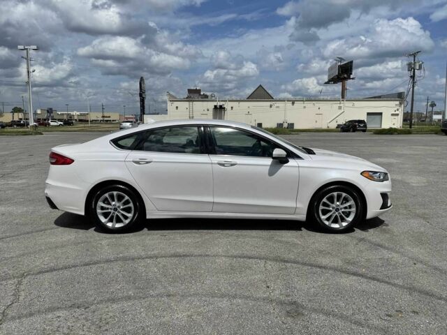 Белый Форд Фьюжн, объемом двигателя 0 л и пробегом 46 тыс. км за 13000 $, фото 4 на Automoto.ua