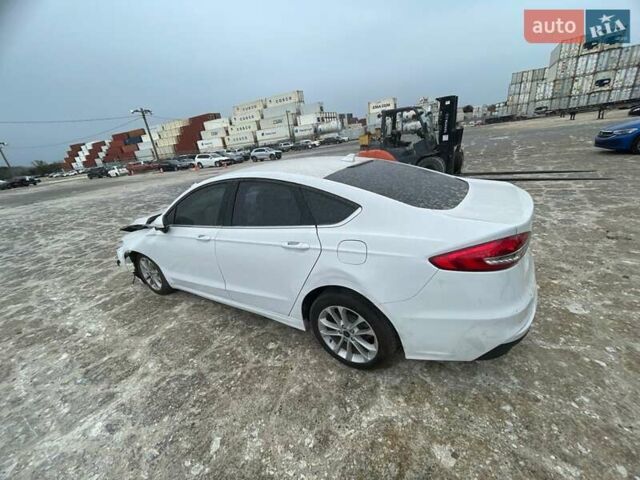 Білий Форд Фьюжен, об'ємом двигуна 2 л та пробігом 110 тис. км за 11999 $, фото 5 на Automoto.ua