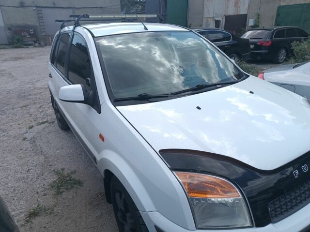 Белый Форд Фьюжн, объемом двигателя 1.4 л и пробегом 268 тыс. км за 6000 $, фото 4 на Automoto.ua