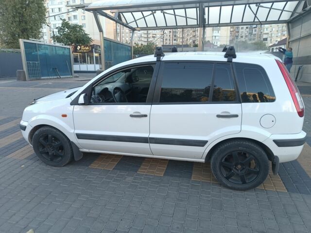 Белый Форд Фьюжн, объемом двигателя 1.4 л и пробегом 268 тыс. км за 6000 $, фото 2 на Automoto.ua