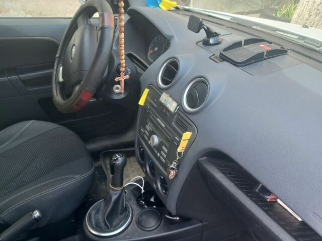 Белый Форд Фьюжн, объемом двигателя 1.4 л и пробегом 157 тыс. км за 3500 $, фото 2 на Automoto.ua