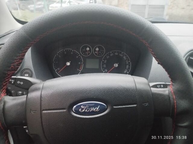 Белый Форд Фьюжн, объемом двигателя 1.6 л и пробегом 184 тыс. км за 6300 $, фото 8 на Automoto.ua