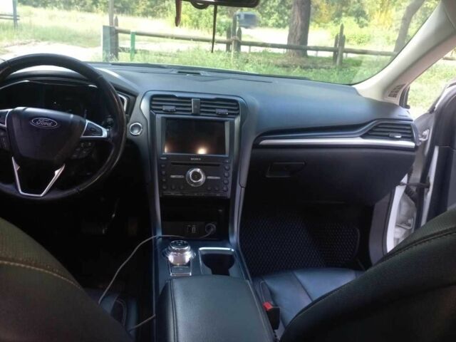 Білий Форд Фьюжен, об'ємом двигуна 2 л та пробігом 150 тис. км за 14500 $, фото 8 на Automoto.ua