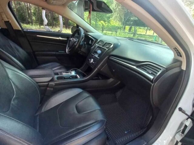 Білий Форд Фьюжен, об'ємом двигуна 2 л та пробігом 150 тис. км за 14500 $, фото 5 на Automoto.ua