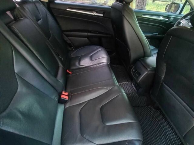 Білий Форд Фьюжен, об'ємом двигуна 2 л та пробігом 150 тис. км за 14500 $, фото 6 на Automoto.ua