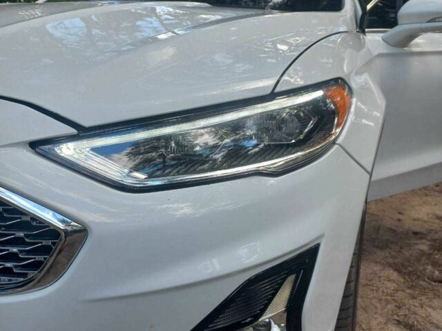 Білий Форд Фьюжен, об'ємом двигуна 2 л та пробігом 150 тис. км за 14500 $, фото 17 на Automoto.ua