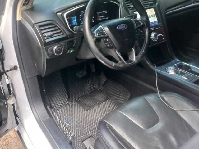 Білий Форд Фьюжен, об'ємом двигуна 2 л та пробігом 150 тис. км за 14500 $, фото 15 на Automoto.ua