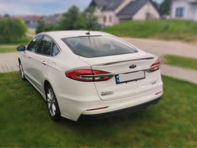 Белый Форд Фьюжн, объемом двигателя 0 л и пробегом 76 тыс. км за 10200 $, фото 6 на Automoto.ua