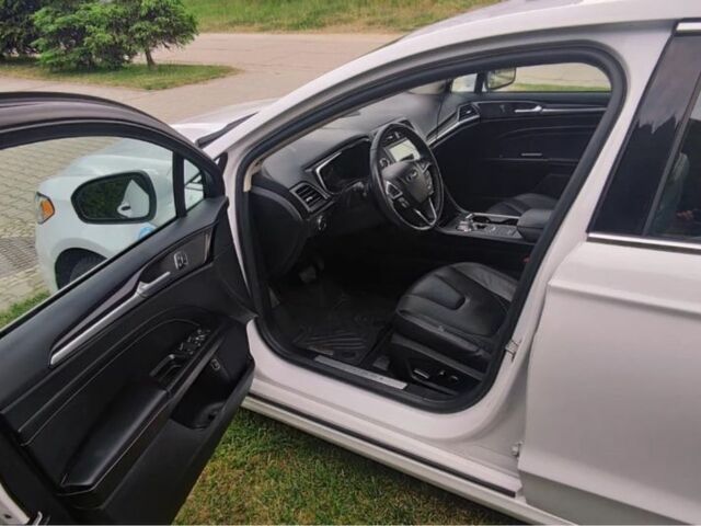 Белый Форд Фьюжн, объемом двигателя 0 л и пробегом 76 тыс. км за 10200 $, фото 7 на Automoto.ua