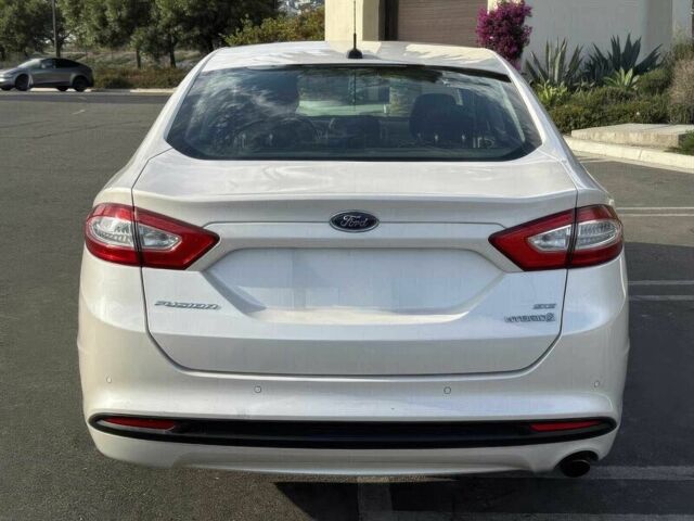 Белый Форд Фьюжн, объемом двигателя 2 л и пробегом 87 тыс. км за 5900 $, фото 4 на Automoto.ua