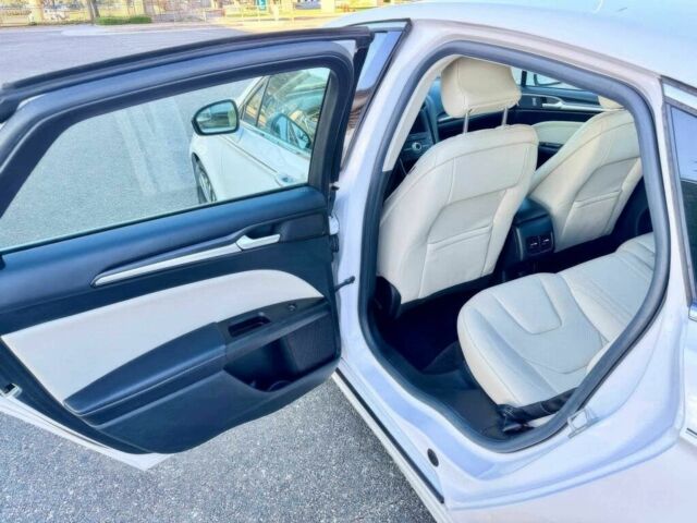 Белый Форд Фьюжн, объемом двигателя 2 л и пробегом 62 тыс. км за 2400 $, фото 13 на Automoto.ua