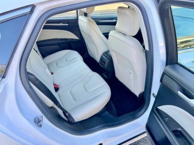 Белый Форд Фьюжн, объемом двигателя 2 л и пробегом 62 тыс. км за 2400 $, фото 12 на Automoto.ua