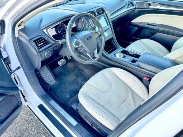 Белый Форд Фьюжн, объемом двигателя 2 л и пробегом 62 тыс. км за 2400 $, фото 9 на Automoto.ua