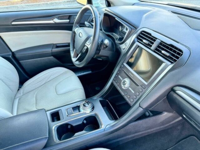 Белый Форд Фьюжн, объемом двигателя 2 л и пробегом 62 тыс. км за 2400 $, фото 8 на Automoto.ua