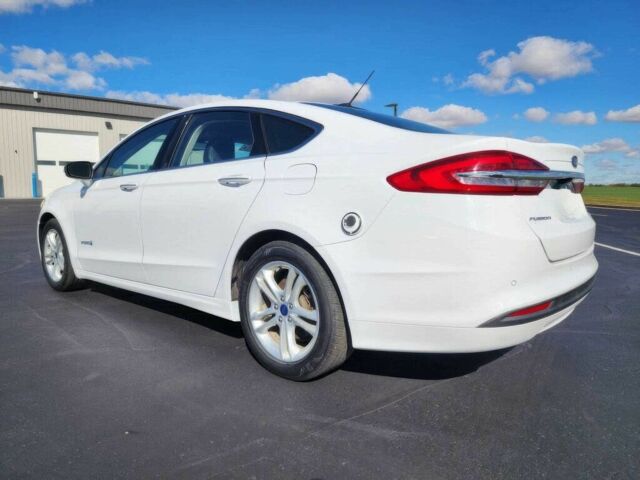 Білий Форд Фьюжен, об'ємом двигуна 2 л та пробігом 48 тис. км за 1450 $, фото 5 на Automoto.ua