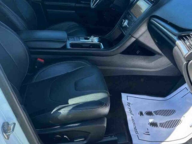 Білий Форд Фьюжен, об'ємом двигуна 2 л та пробігом 60 тис. км за 8900 $, фото 7 на Automoto.ua
