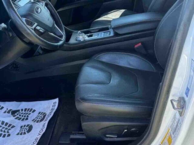 Білий Форд Фьюжен, об'ємом двигуна 2 л та пробігом 60 тис. км за 8900 $, фото 4 на Automoto.ua