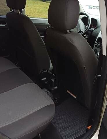 Бежевий Форд Фьюжен, об'ємом двигуна 1.4 л та пробігом 255 тис. км за 4200 $, фото 15 на Automoto.ua