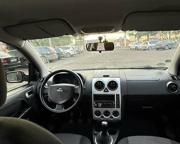 Бежевий Форд Фьюжен, об'ємом двигуна 1.4 л та пробігом 255 тис. км за 4200 $, фото 10 на Automoto.ua