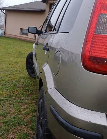 Бежевий Форд Фьюжен, об'ємом двигуна 1.4 л та пробігом 255 тис. км за 4200 $, фото 11 на Automoto.ua