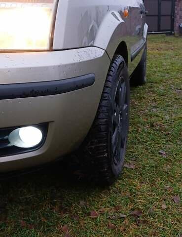 Бежевий Форд Фьюжен, об'ємом двигуна 1.4 л та пробігом 255 тис. км за 4200 $, фото 13 на Automoto.ua